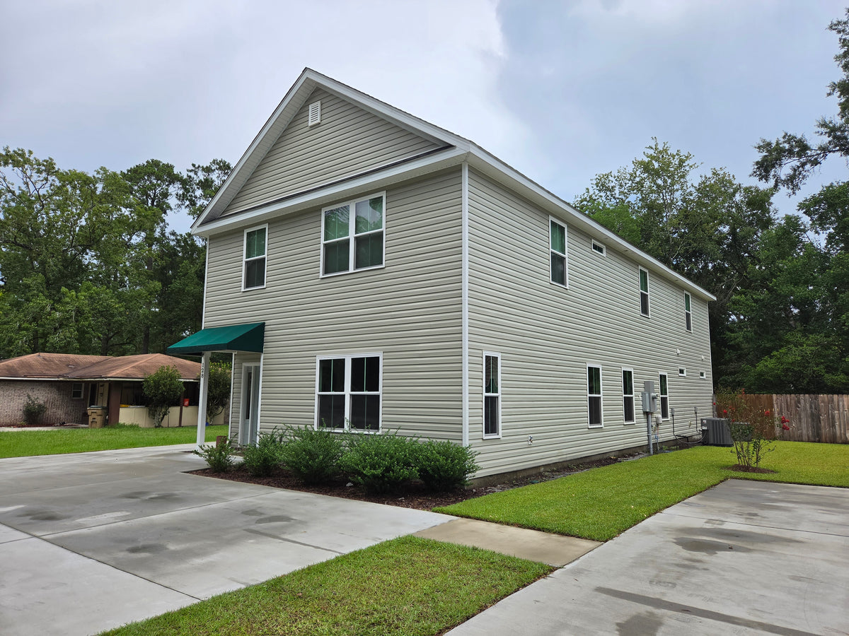 House for the employees in 126 Read St Pooler GA 31322