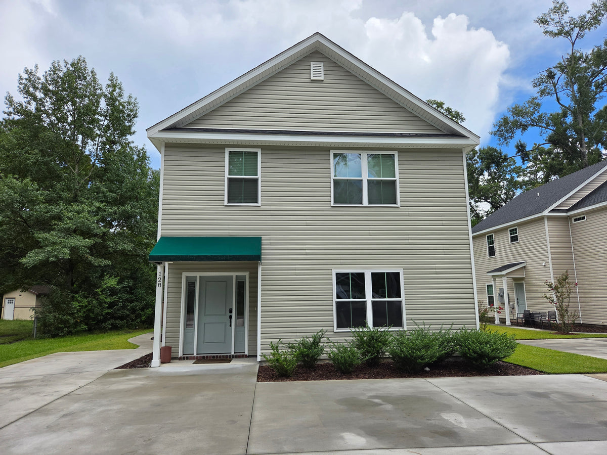 House for the employees in 126 Read St Pooler GA 31322
