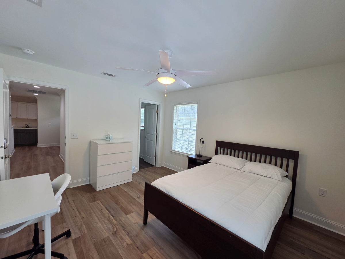 House for the employees in 126 Read St Pooler GA 31322