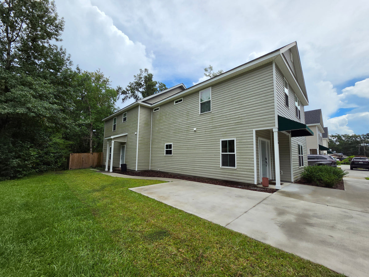 House for the employees in 126 Read St Pooler GA 31322