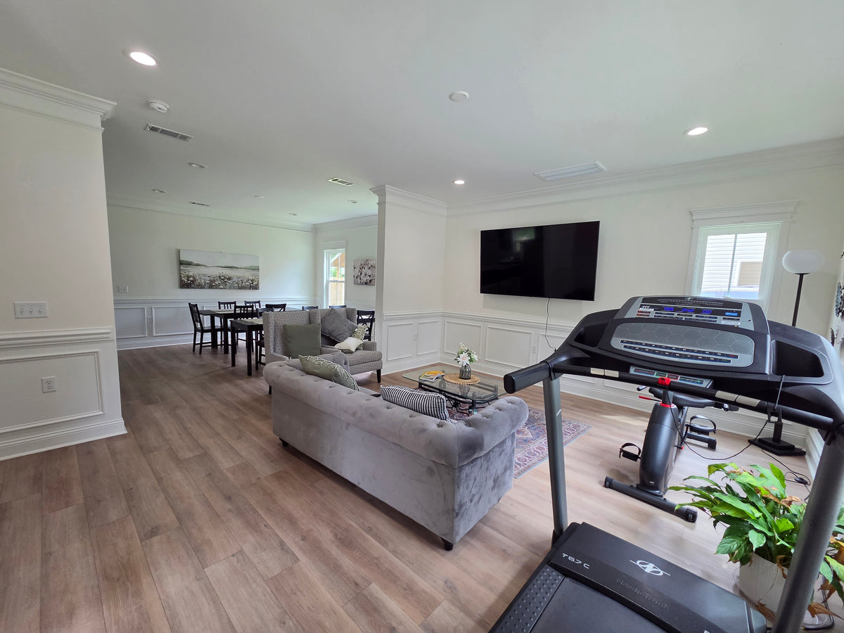 House for the employees in 126 Read St Pooler GA 31322