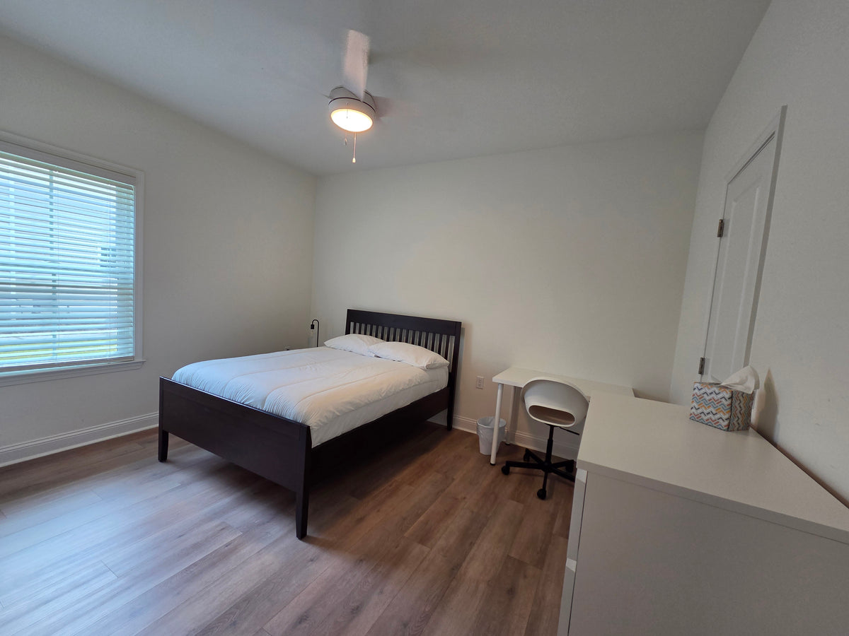 House for the employees in 126 Read St Pooler GA 31322