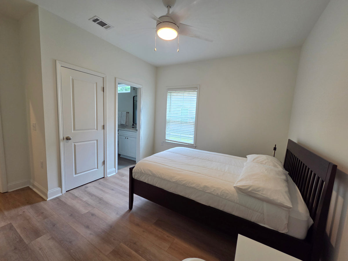House for the employees in 126 Read St Pooler GA 31322